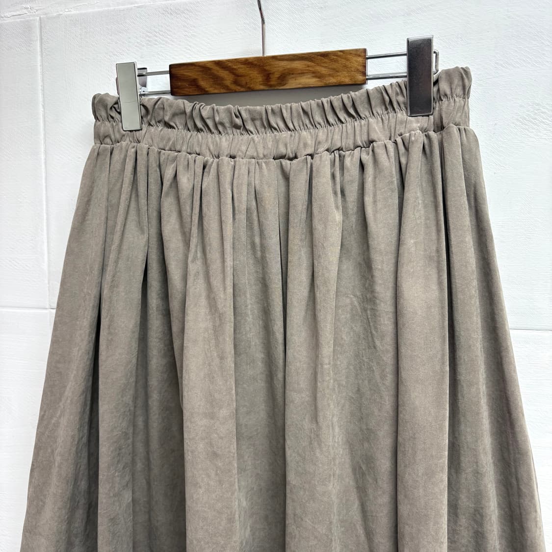 애쉬브라운 스웨이드 플레어 밴딩 롱 스커트 (JPN) 상품이미지2