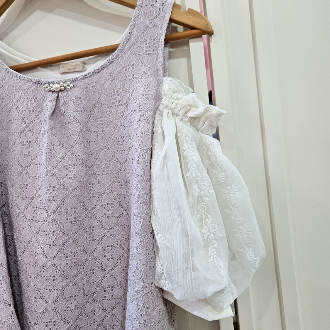 엑시즈팜 포에틱 오프숄더 레이스 블라우스 상품이미지9