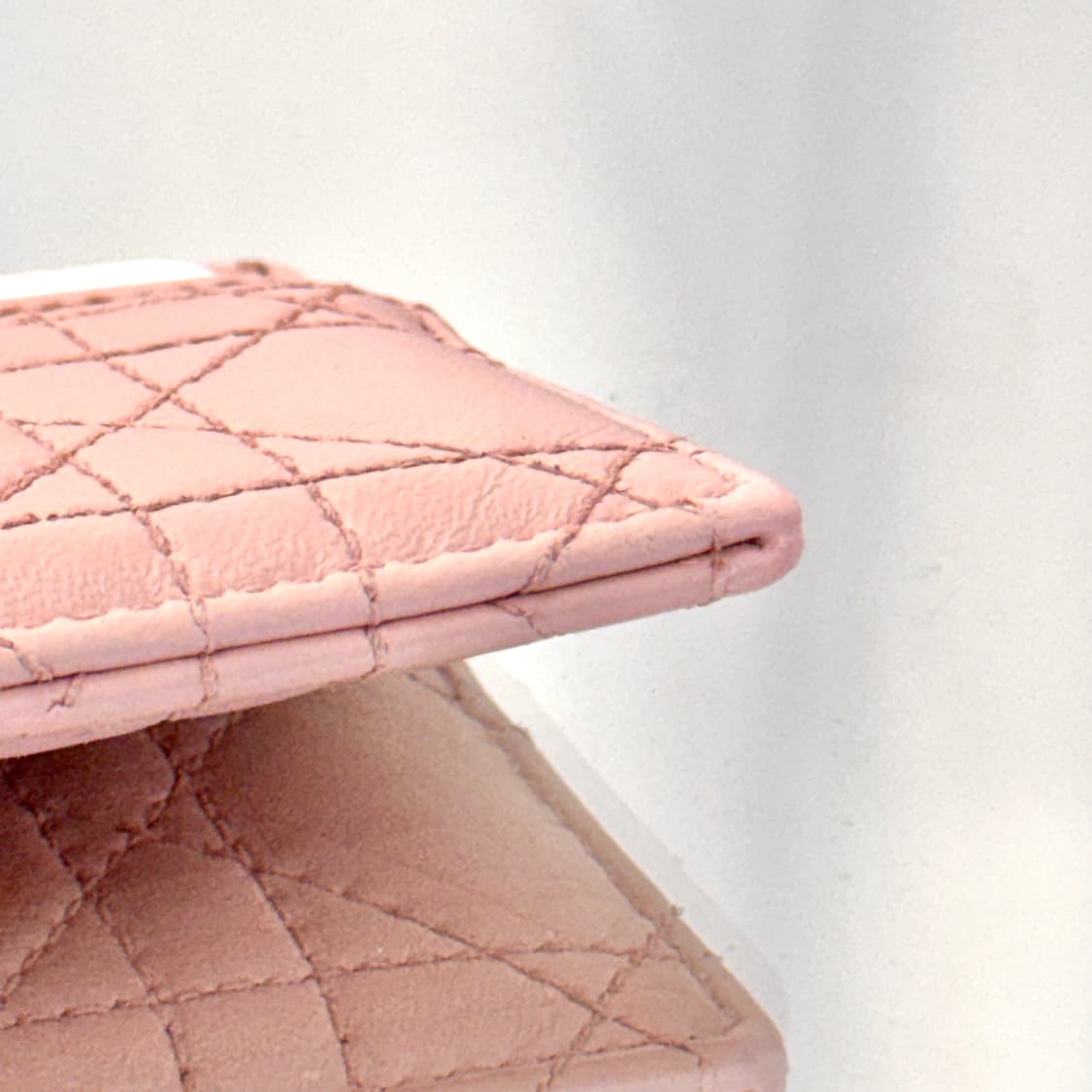 디올 까나쥬 졸리 프리지아 카드지갑  상품이미지6