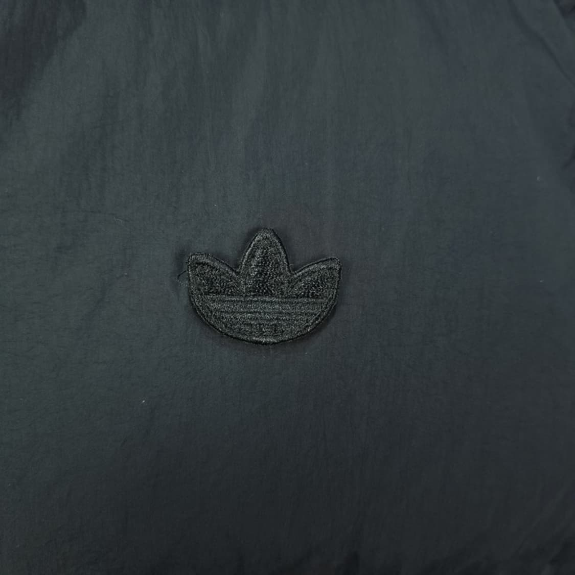 [아디다스] 로고 패치 덕다운 패딩 베스트 조끼 블랙 M18820 상품이미지6