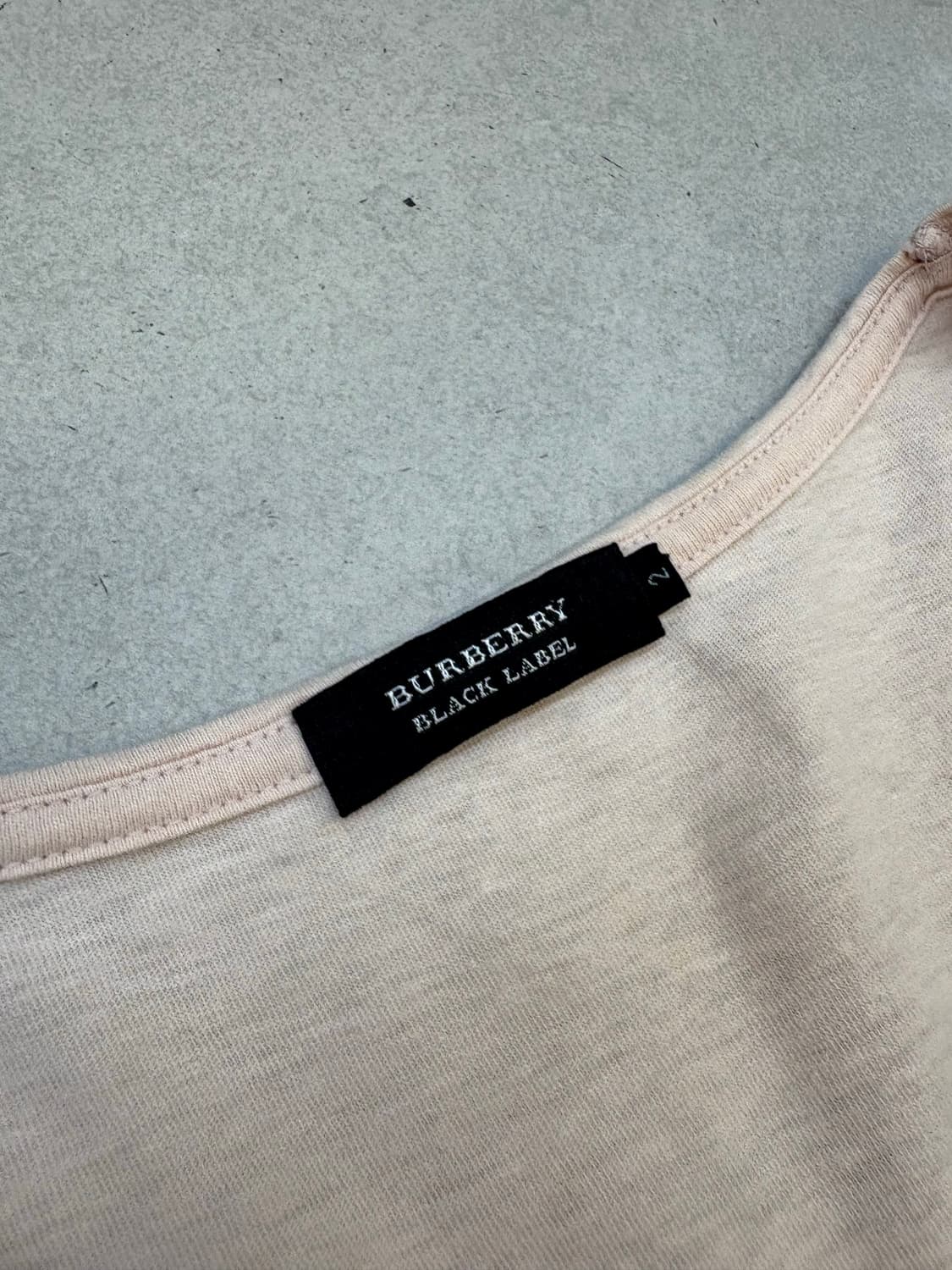 버버리 블랙라벨 브이넥 핑크 반팔티셔츠 상품이미지6