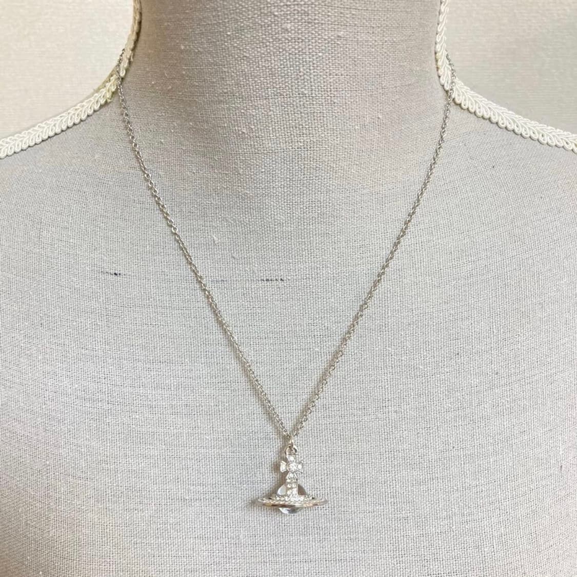 비비안웨스트우드 아카이브 화이트 크리스탈 큐빅 3d orb 팬던트 목걸이 상품이미지6