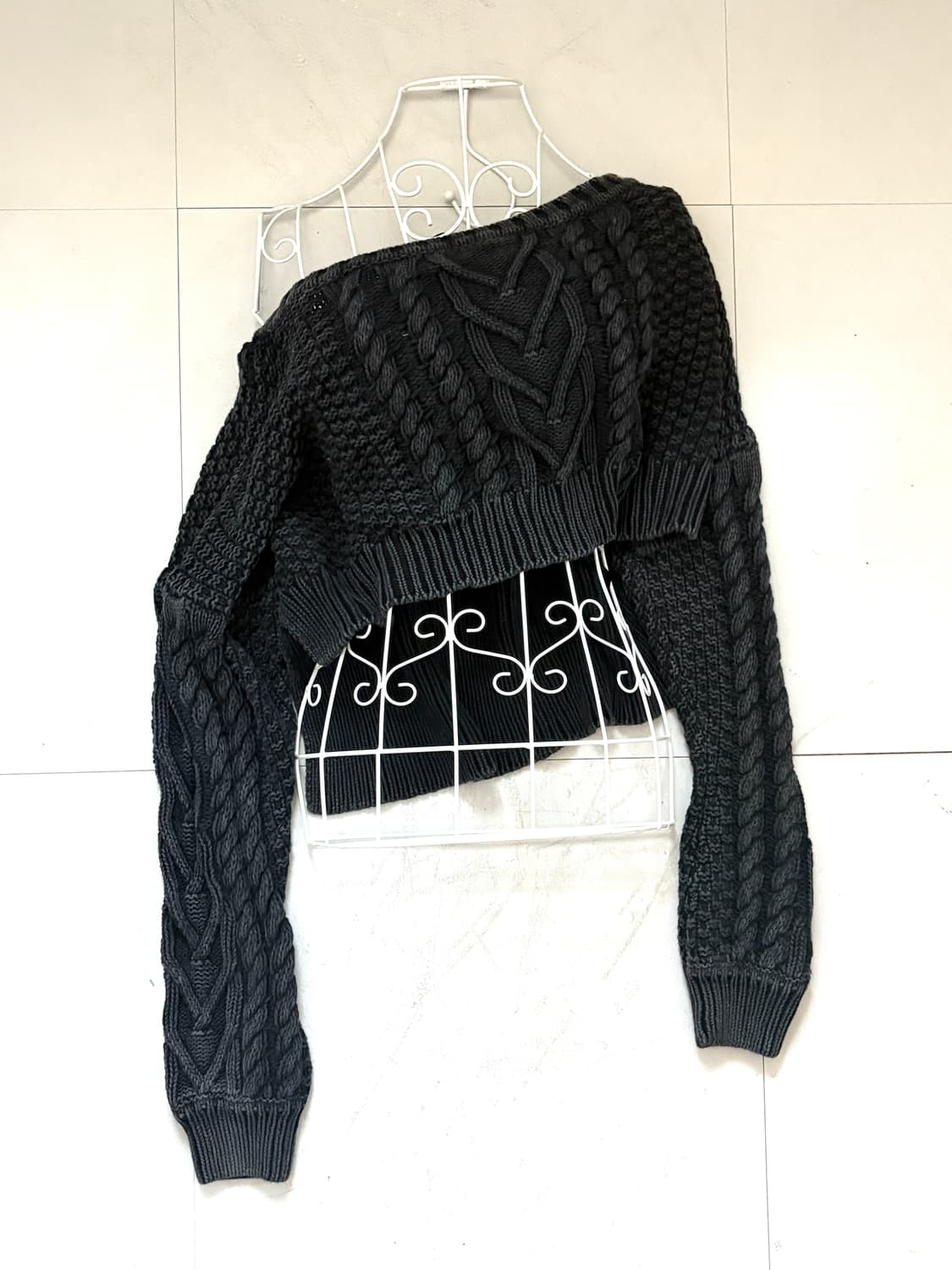 • dark gray washed cropped knitwear 상품이미지1