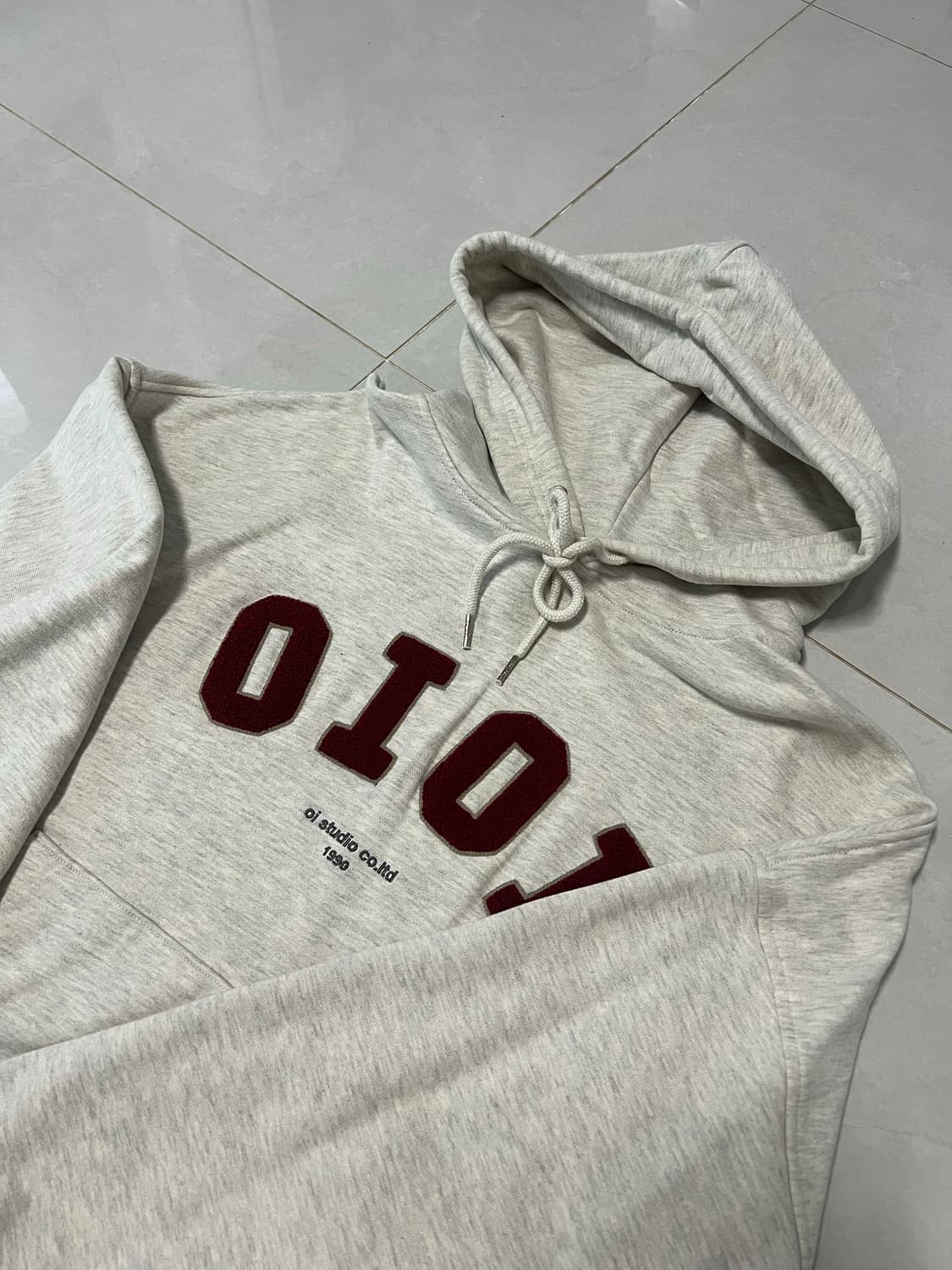 오아이오아이 시그니처 부클 후드 상품이미지1