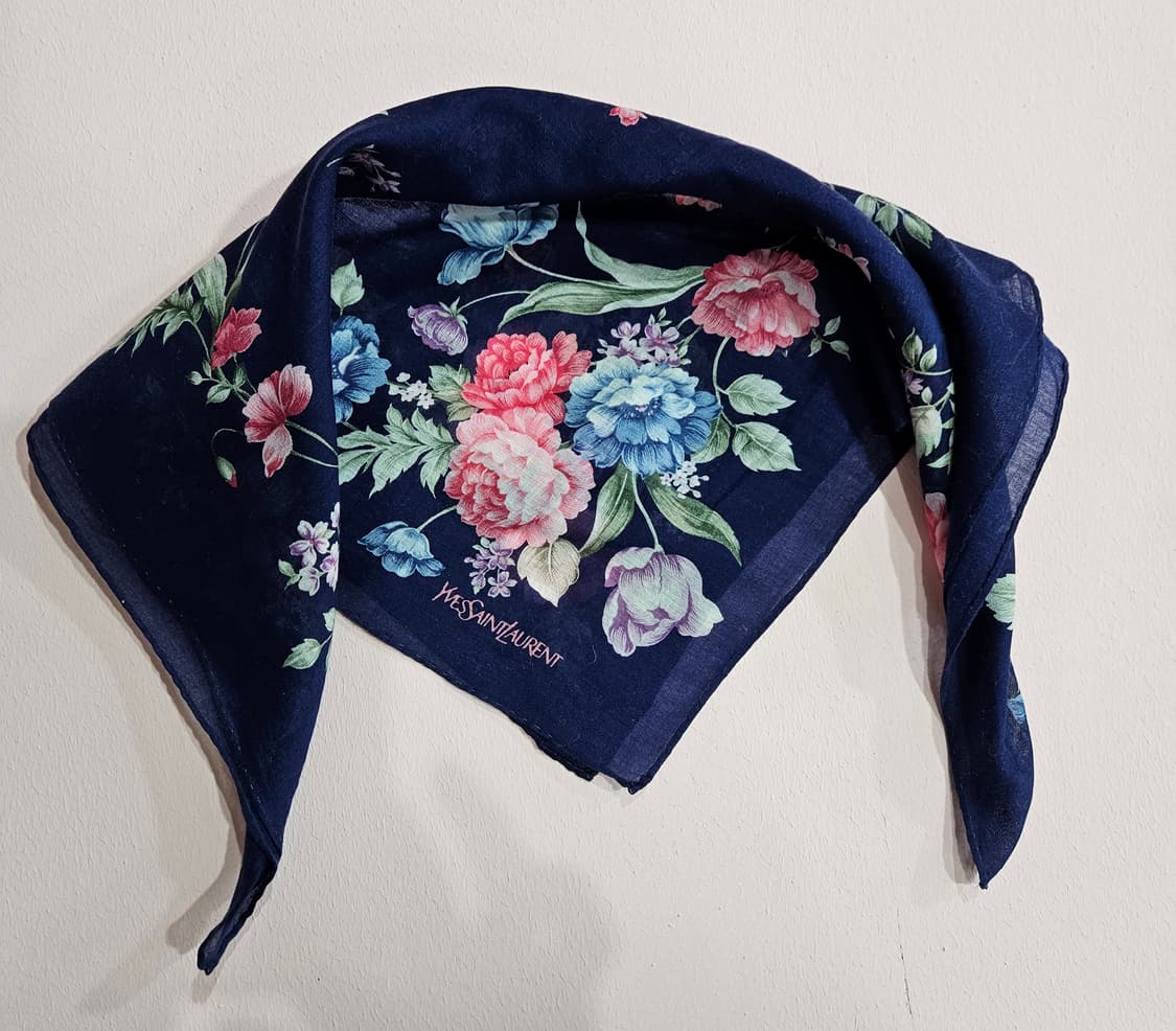 입생로랑(YSL) 플라워 손수건 (네이비) 상품이미지2