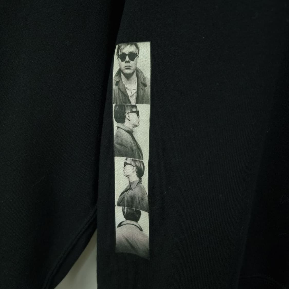 [유니클로 X 카우스] 그래픽 프린팅 오버핏 맨투맨 블랙 M19847 상품이미지7