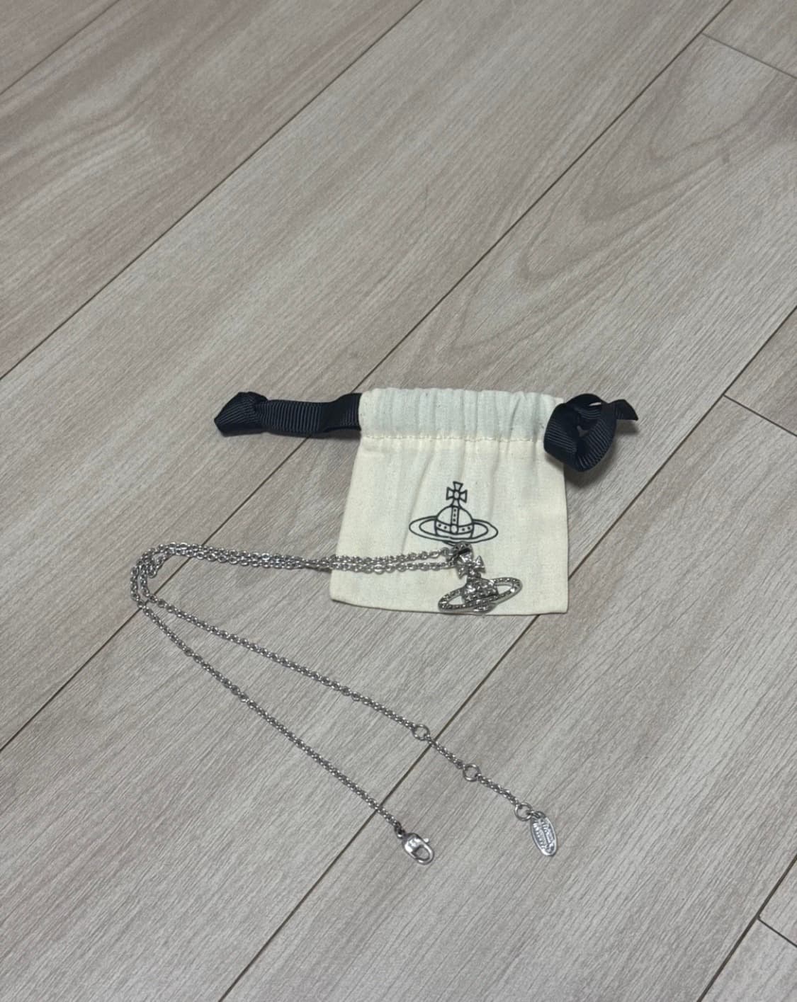 비비안 웨스트우드 큐빅 목걸이 상품이미지1