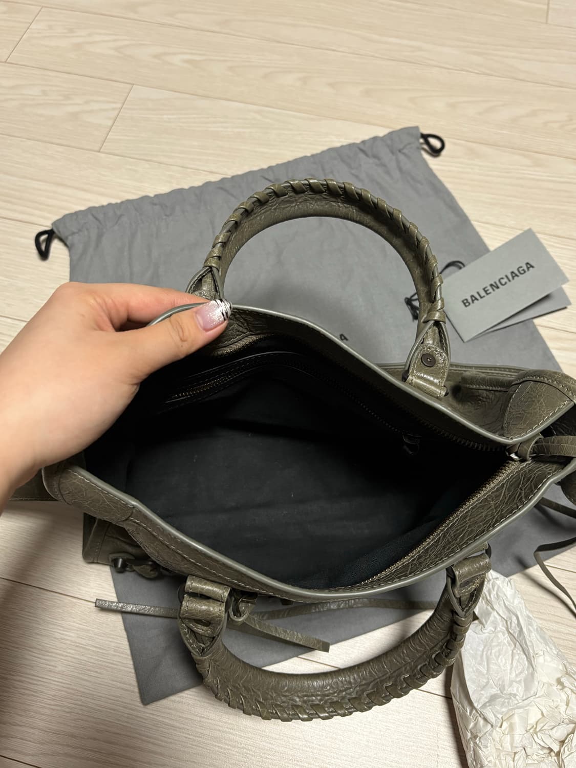 발렌시아가 르시티 스몰 아미 그린 상품이미지8