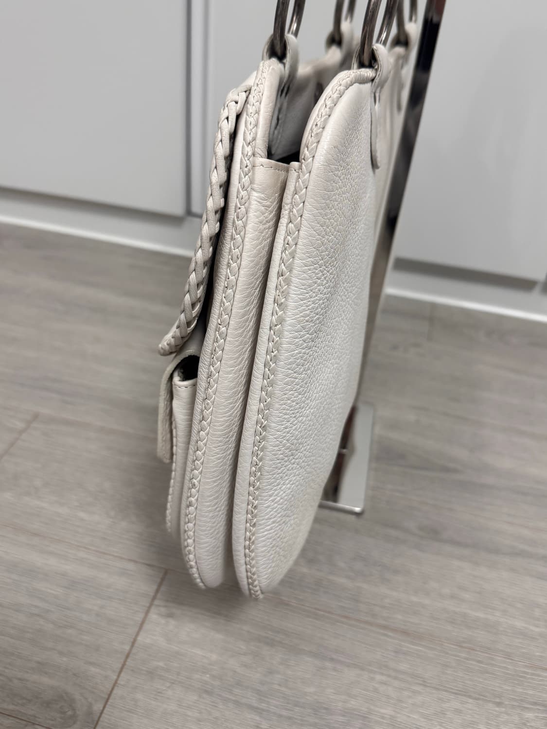 디올(Dior) 존 갈리아노 가우초백 오프화이트 상태A- 상품이미지5