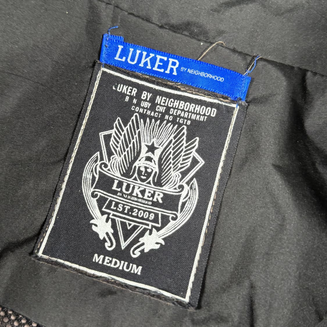 루커 네이버후드 바람막이 자켓 상품이미지4