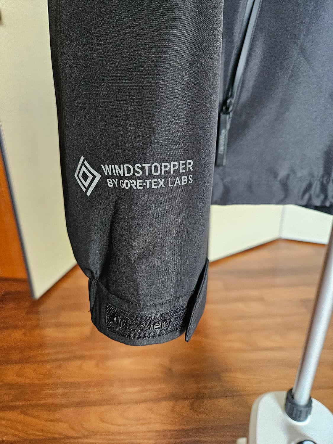 디스커버리 고어텍스 윈드 자켓 BK 상품이미지4