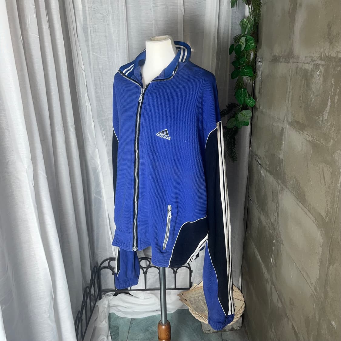 아디다스 빅로고 집업 상품이미지2