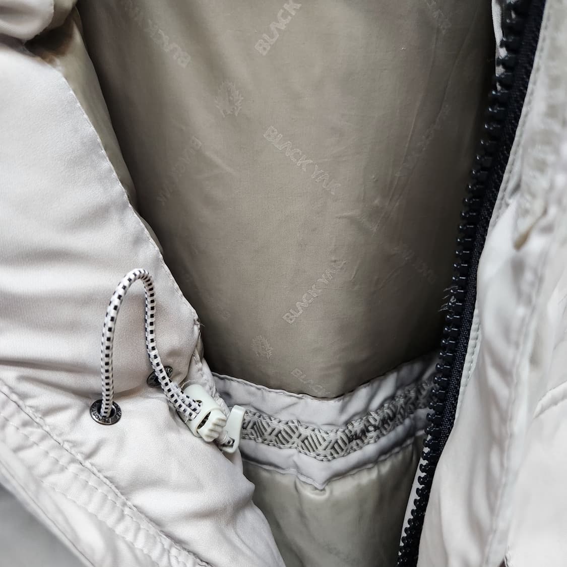 블랙야크 고어텍스 구스다운 라쿤후드 투웨이패딩 85(M) 상품이미지5