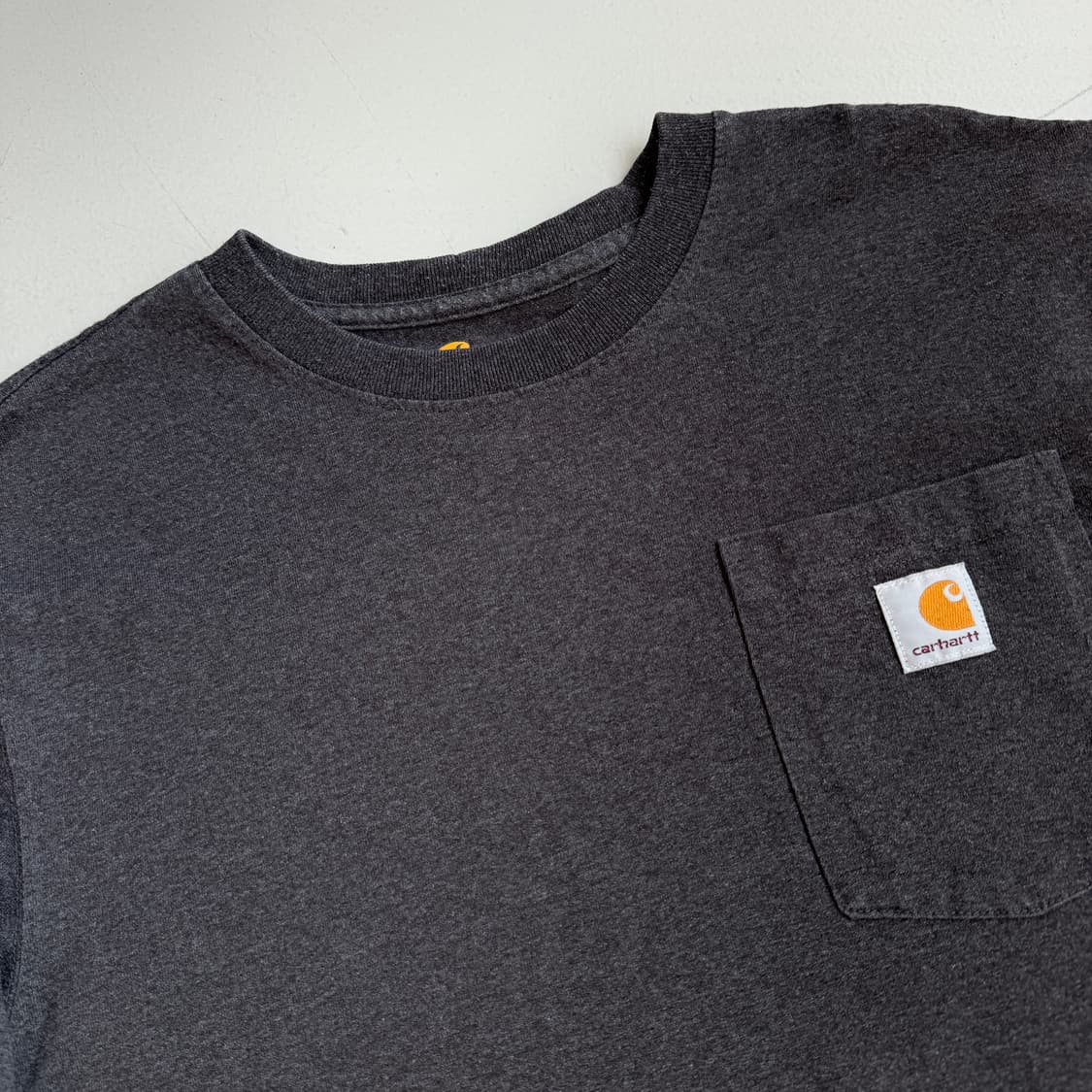 칼하트 스몰포켓 롱슬리브 상품이미지3