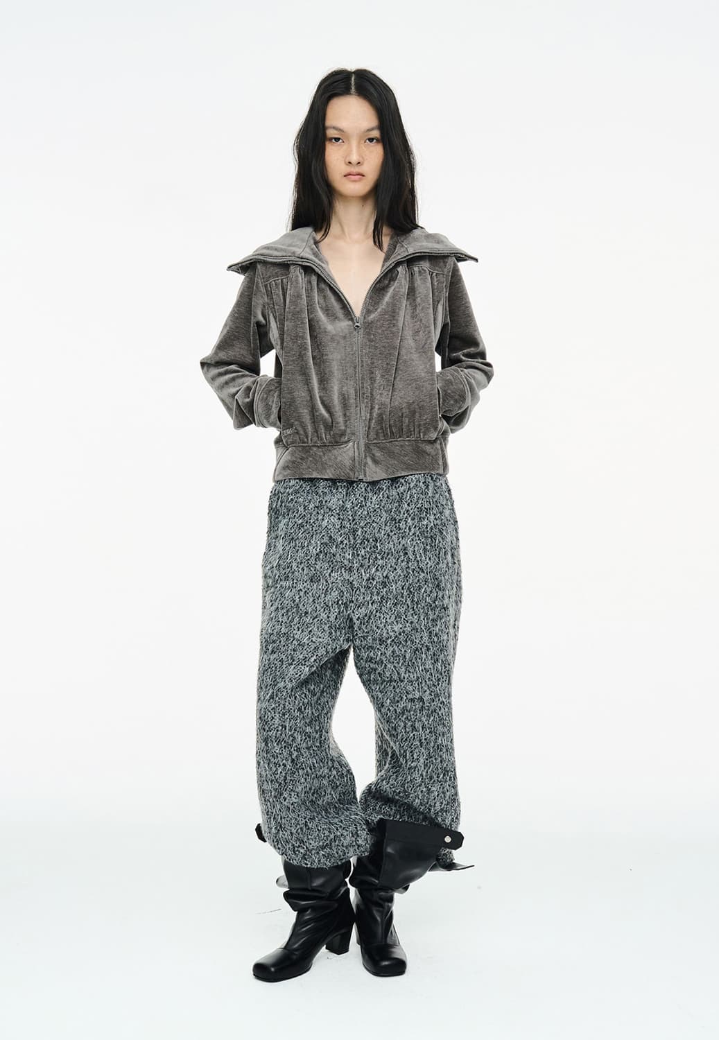세릭 HAIRY WIDE PANTS / CHARCOAL 상품이미지2