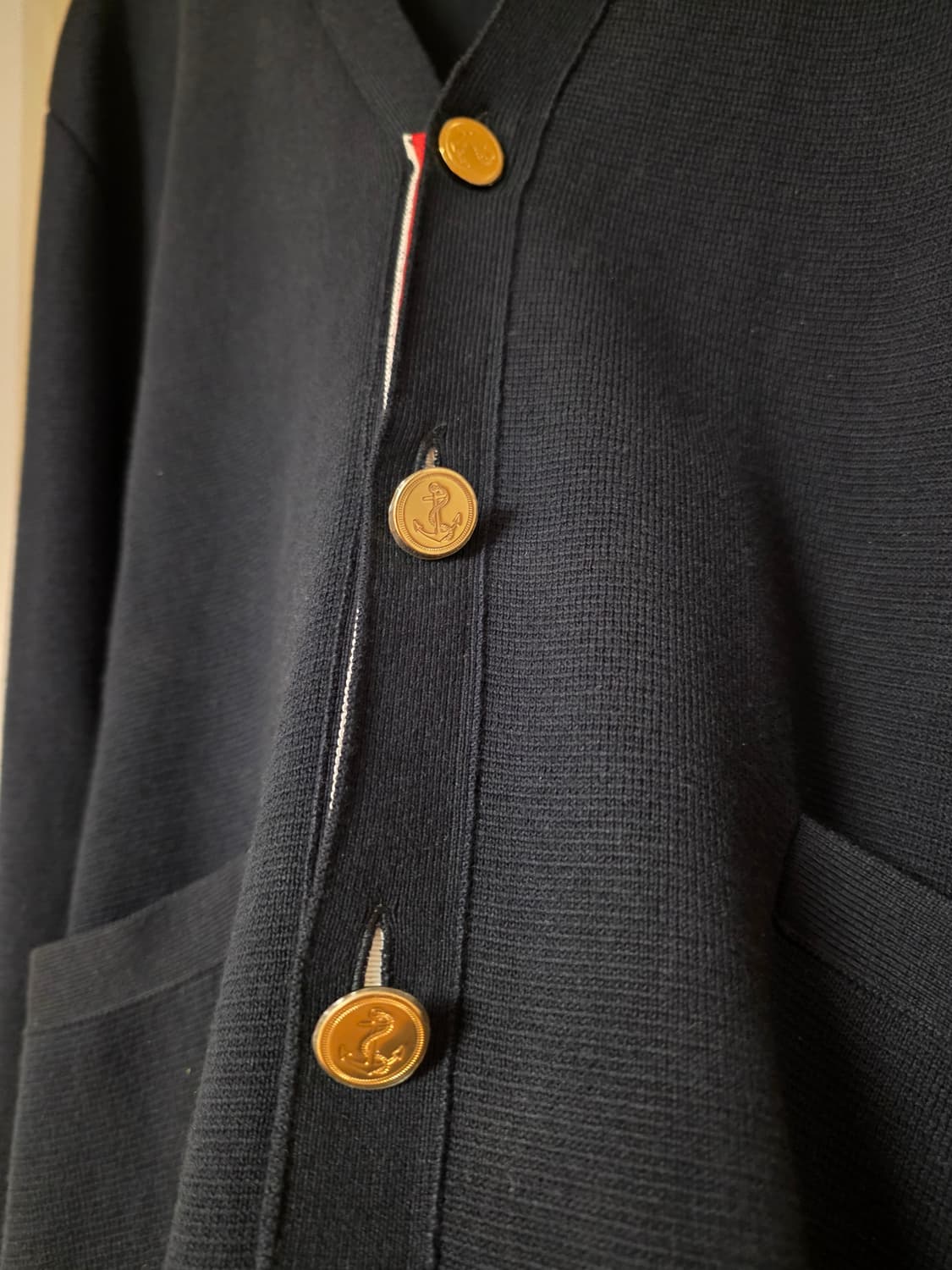 [5사이즈]25FW 톰브라운 밀라노스티치 금장 가디건 상품이미지3