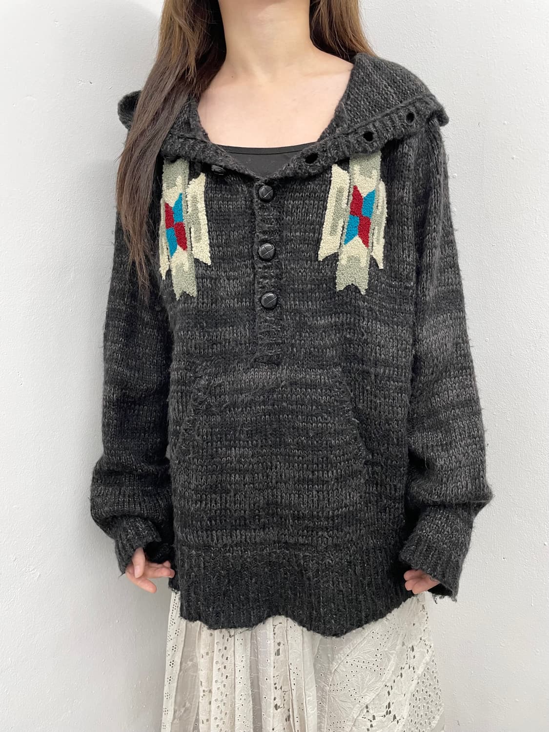 에스닉 패턴 버튼 후드 니트 상품이미지1