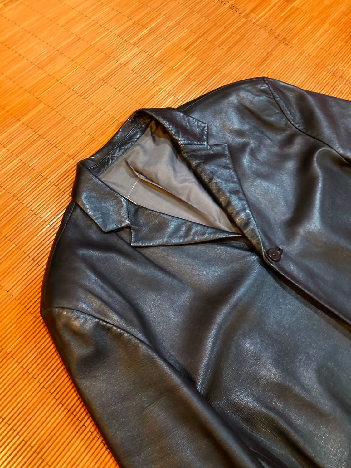 램스킨 쓰리버튼 숏카라 싱글 레더자켓 상품이미지4