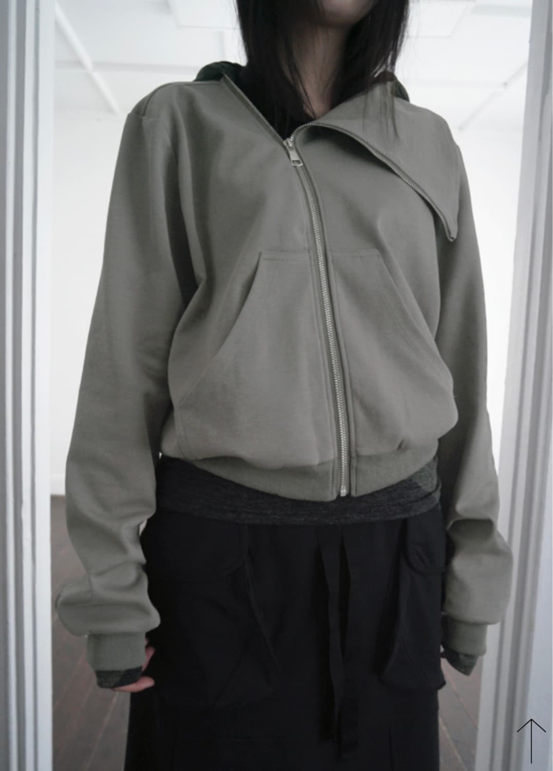 에프터먼데이 하이넥 언발란스 집업 상품이미지1