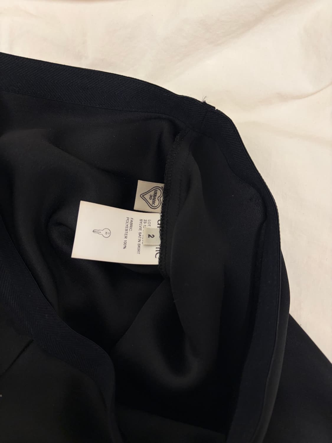 얼바닉30 실비 새틴 스커트 블랙 2사이즈 상품이미지4