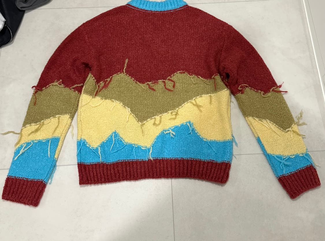 앤더슨벨 유니섹스 마운틴 인타샤 브이넥 스웨터  상품이미지3