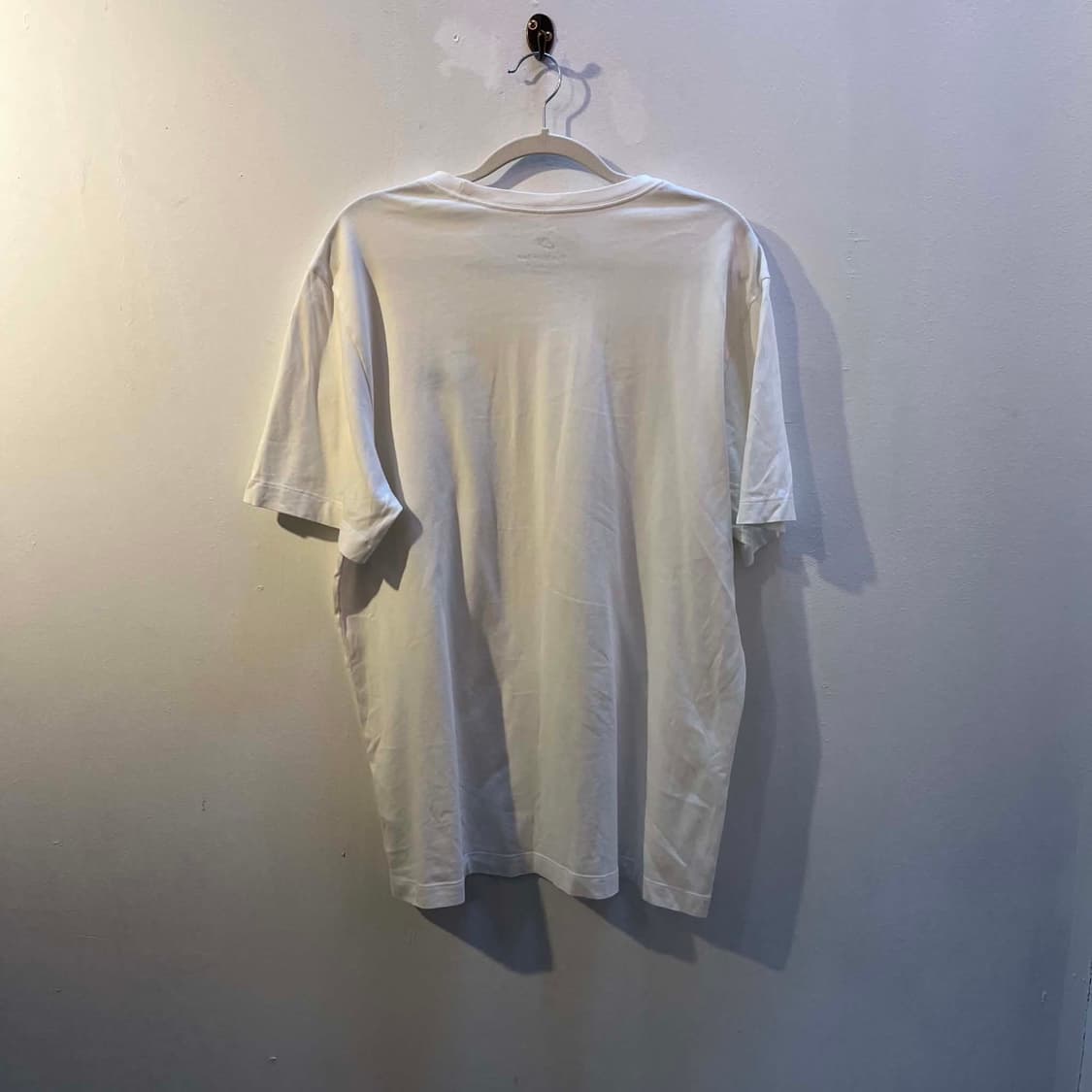 [XL] 나이키 푸츄라 화이트 반팔 티셔츠 상품이미지2