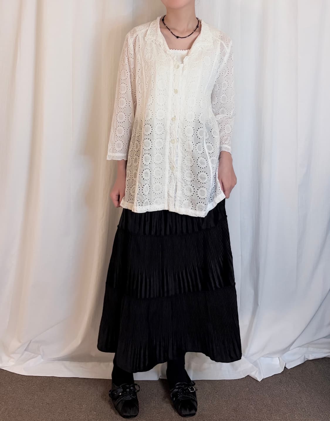 Punching Lace Shirt – White 상품이미지2