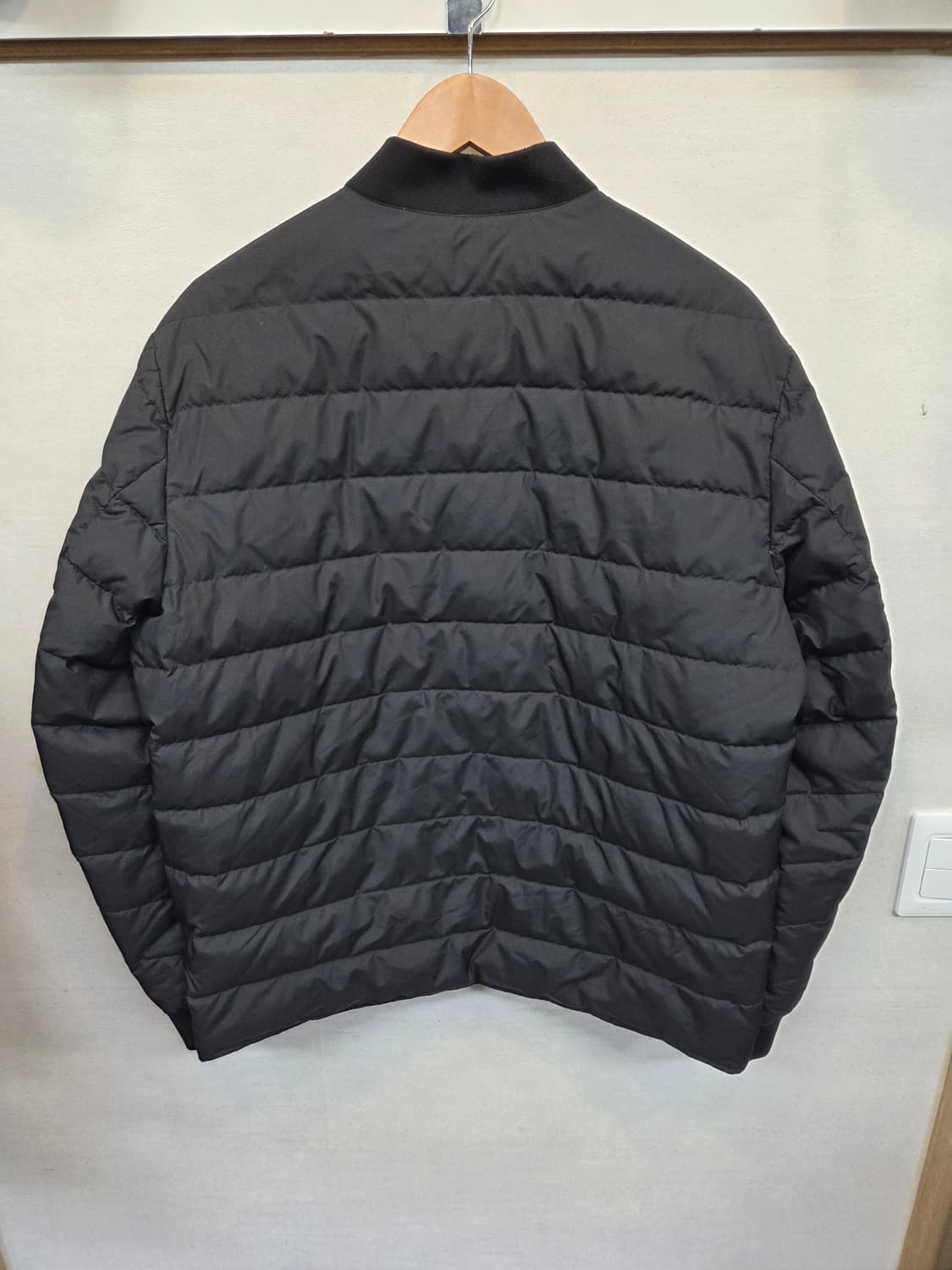 띠어리 노카라 경량패딩 xl 상품이미지2