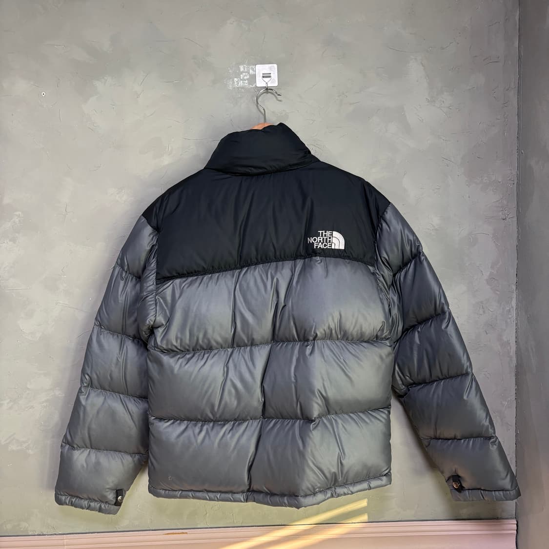 노스페이스 700 눕시 구스다운 패딩 그레이 상품이미지4