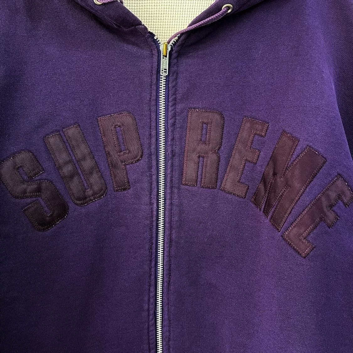 슈프림 아치 로고 퍼플 써멀 헤비 코튼 후드 집업 상품이미지5