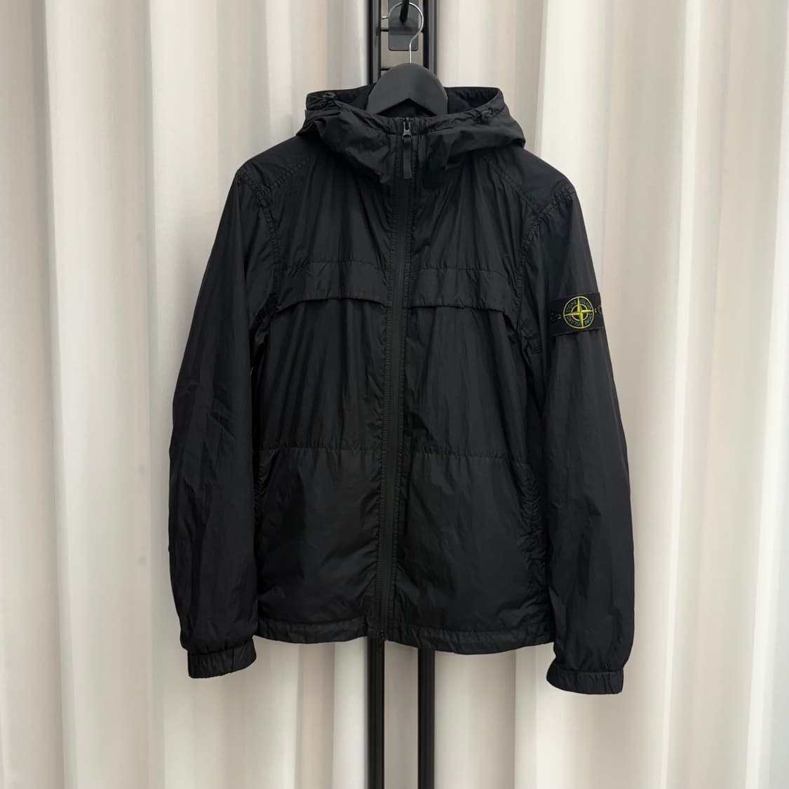 [24SS/S] 스톤아일랜드 크링클랩스 후드 바람막이 상품이미지1