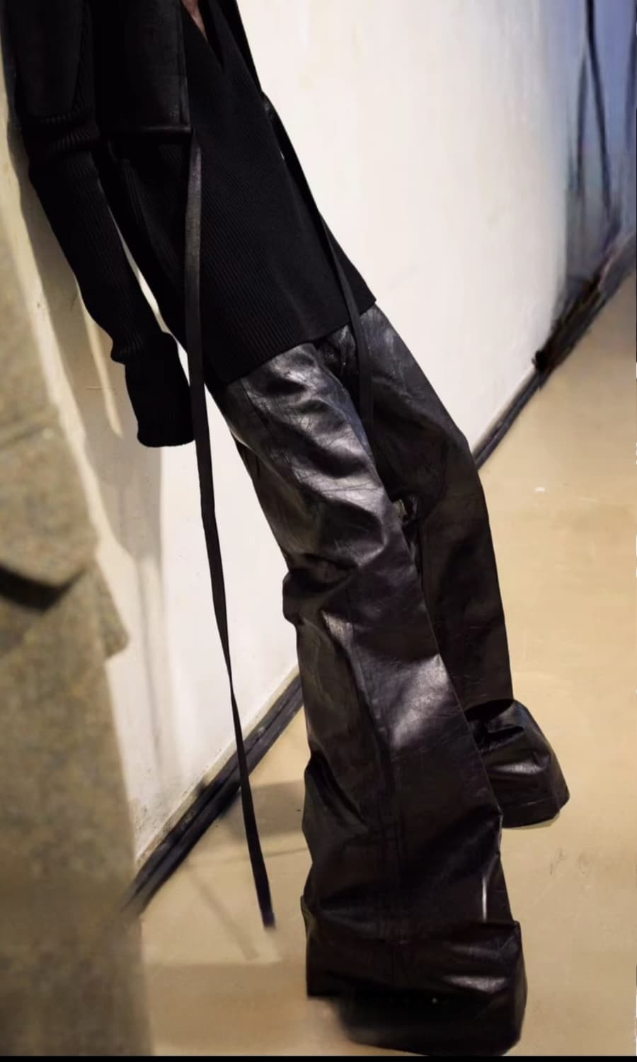 릭오웬스 FW25 런웨이 블랙 메가크러스트 볼란 30사이즈 상품이미지1