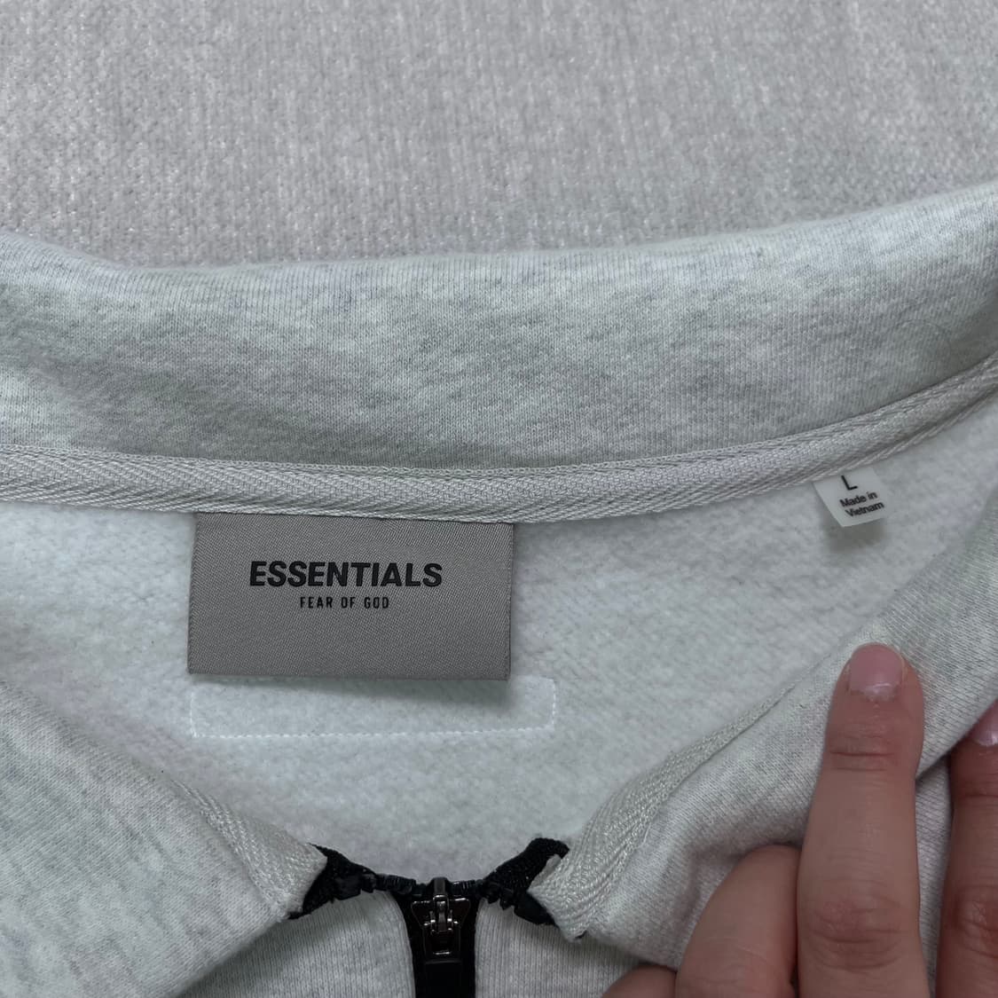 100 피오갓 에센셜 반집업 크림 맨투맨 상품이미지3