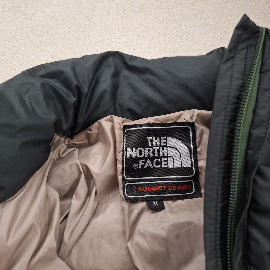 노스페이스  900눕시패딩XL 상품이미지4