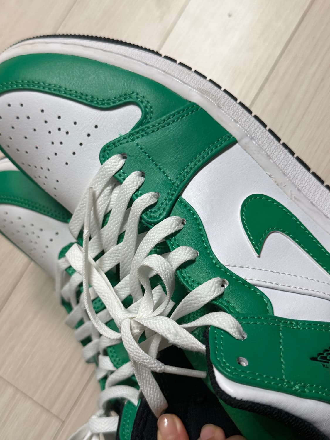 나이키 농구화 에어 조던 1 dq8426-301 럭키 그린 상품이미지3