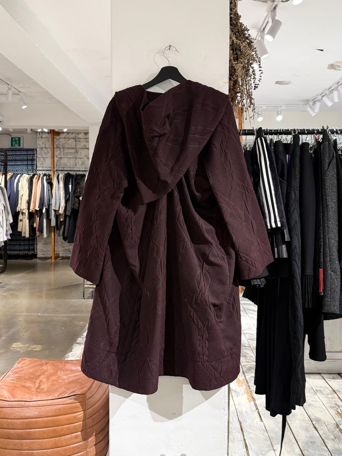 비비안 웨스트우드 레드라벨 버건디 orb 버튼 자카드 코트  상품이미지4