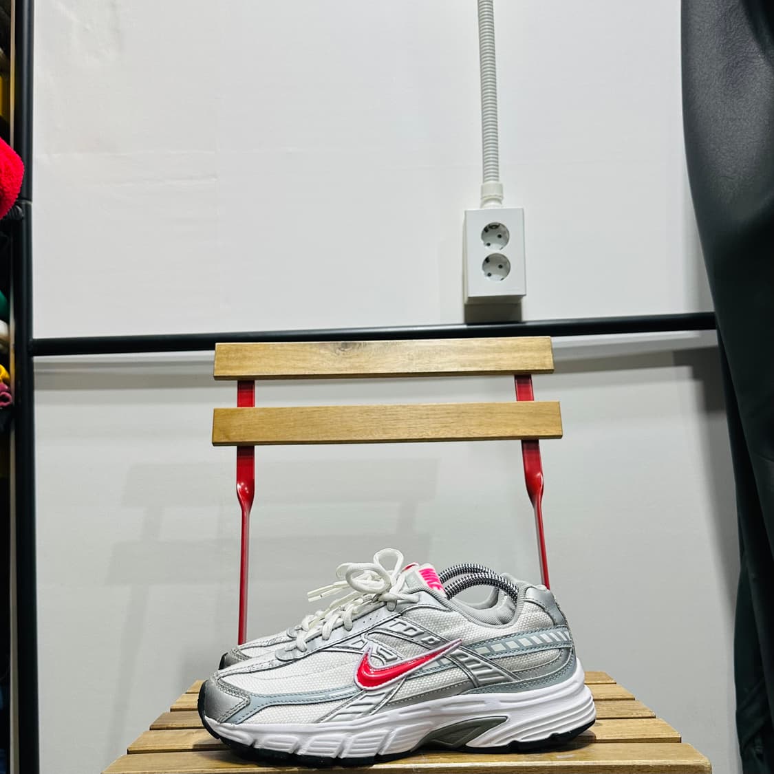 250) 나이키 운동화 남녀공용 신발 이니시에이터 메탈 핑크  상품이미지3