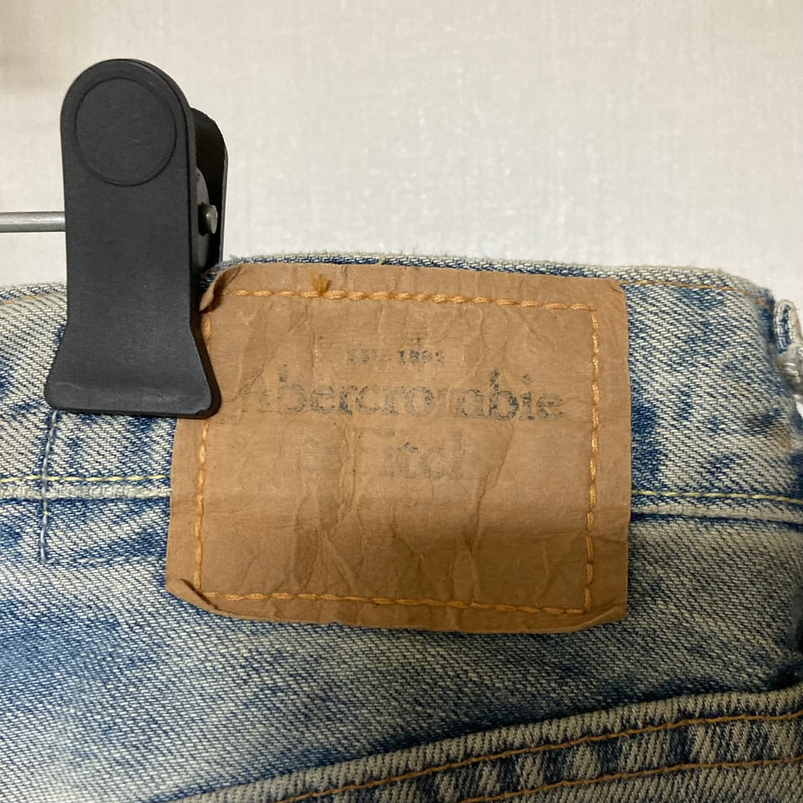 Abecrombie&Fitch KILBURN 로우라이즈 데미지 부츠컷 상품이미지3