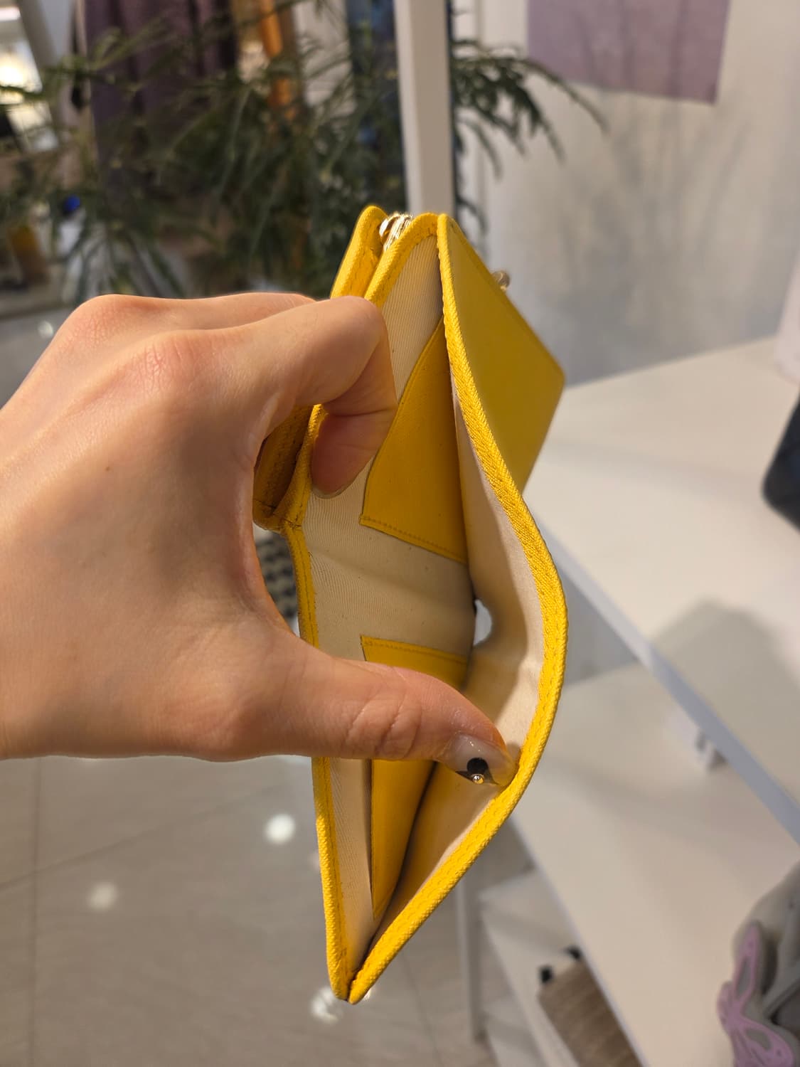 비비안 웨스트우드 옐로 반지갑 상품이미지7