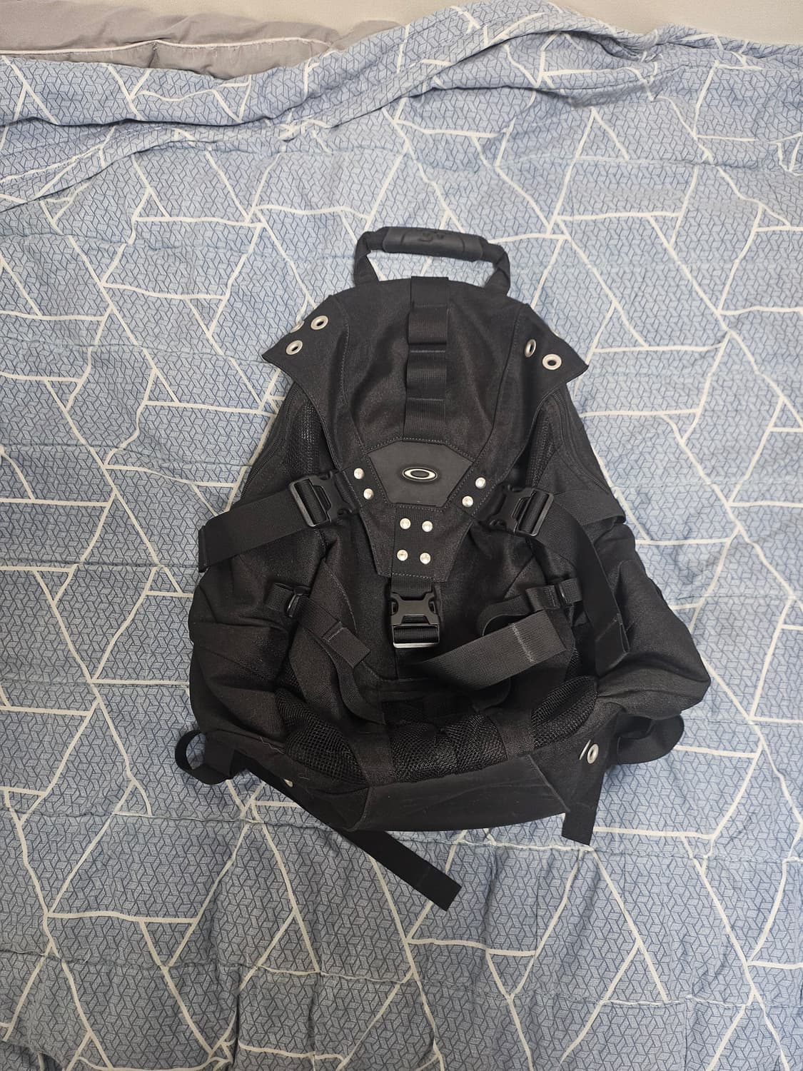 오클리 아이콘 RC 백팩 블랙아웃 상품이미지1