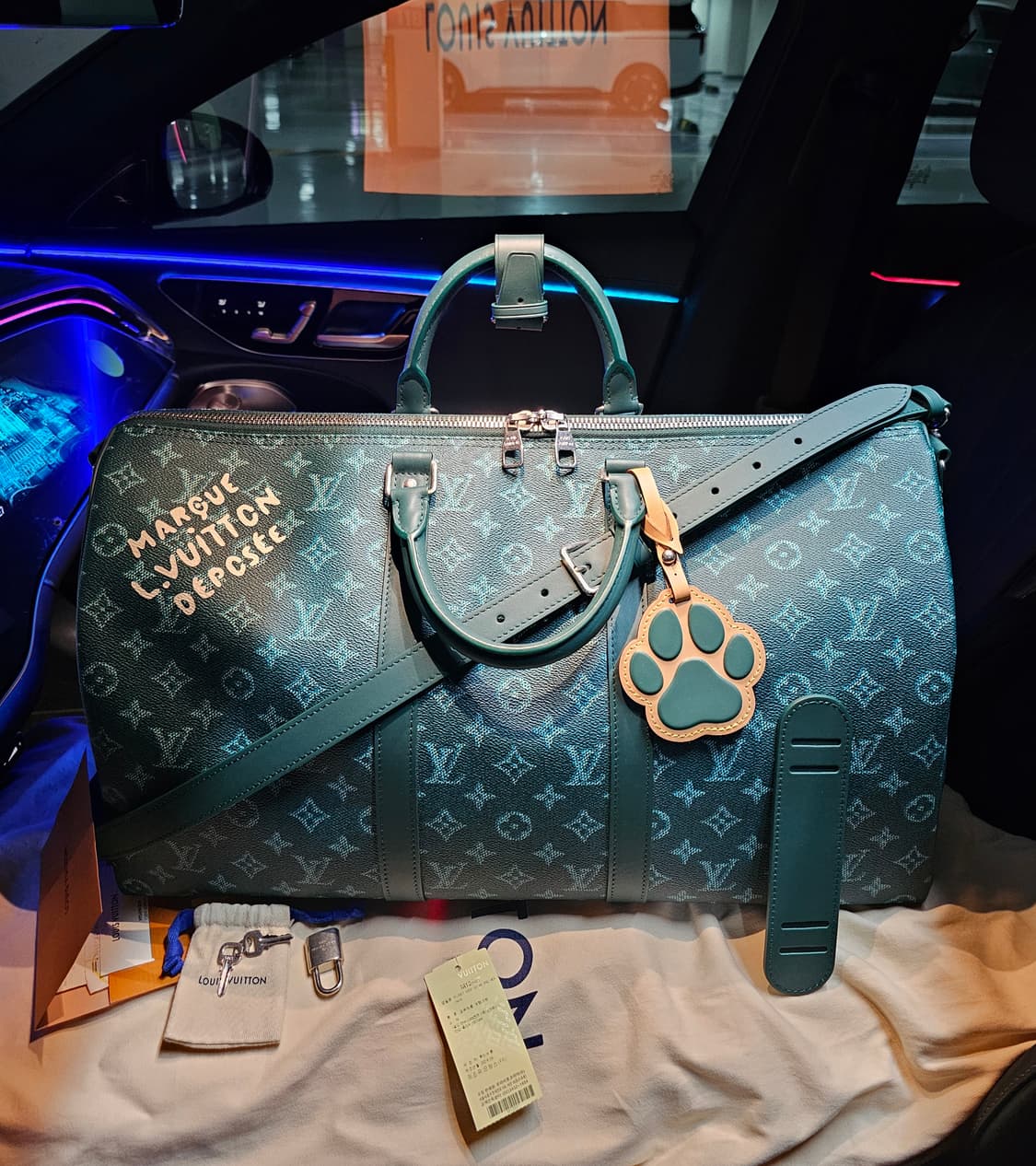 루이비통 타일러 x 퍼렐 한정판 개발바닥 키폴50 (새상품) 상품이미지1