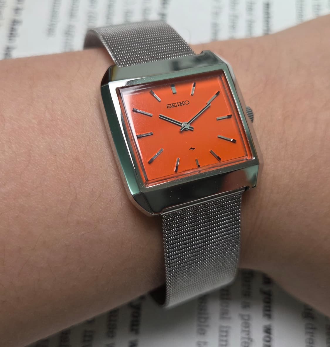 빈티지 세이코 샤리오탱크 오렌지다홍 수동명기(2220A) 드레스워치 상품이미지9