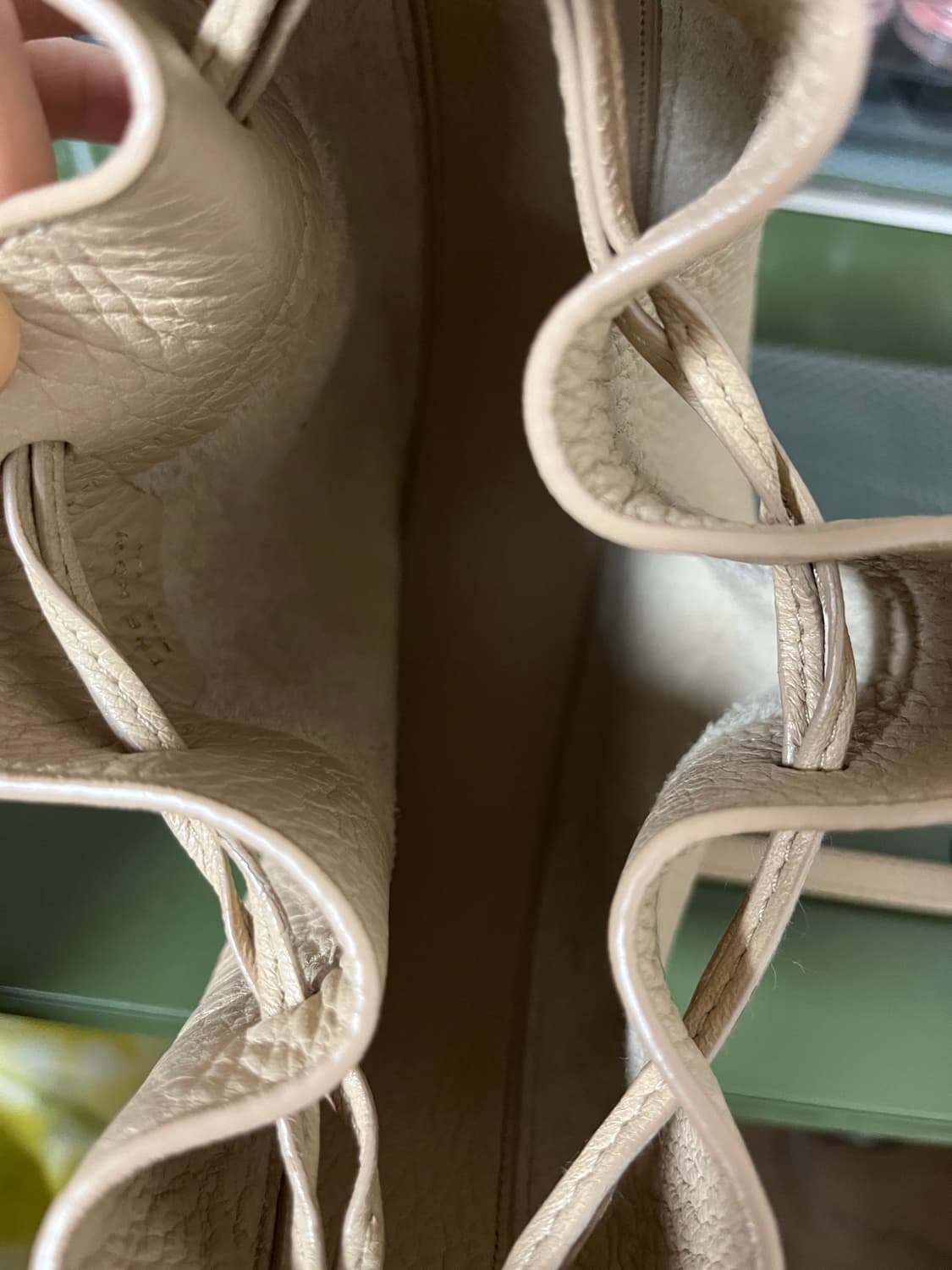 The Row 더로우 드로스트링 백 베이지 색상 상품이미지5