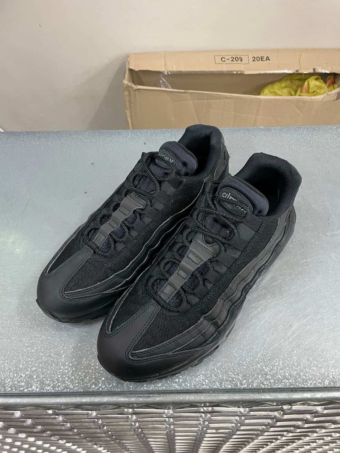 나이키 에어맥스 95 에센셜 블랙 270 상품이미지2