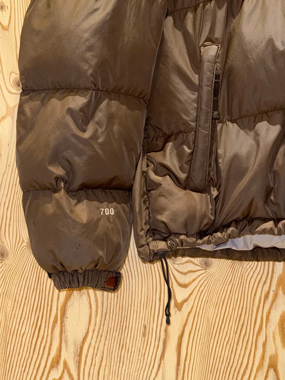 노스페이스 켄달 제너 브라운 700 눕시 상품이미지2