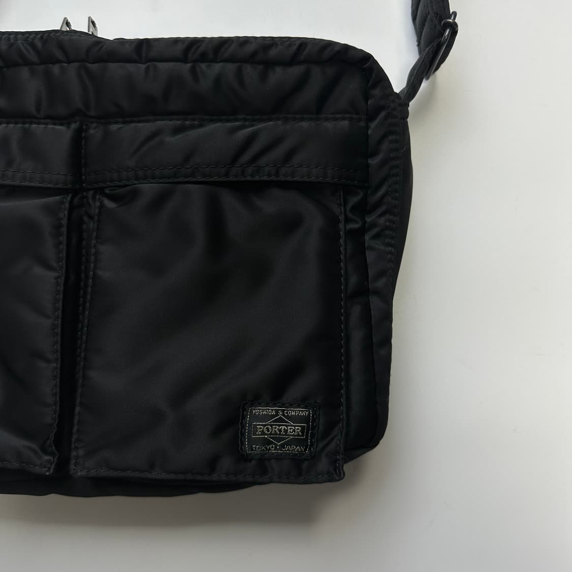 PORTER TANKER SHOULDER BAG (L) 포터 탱커 숄더백 상품이미지2