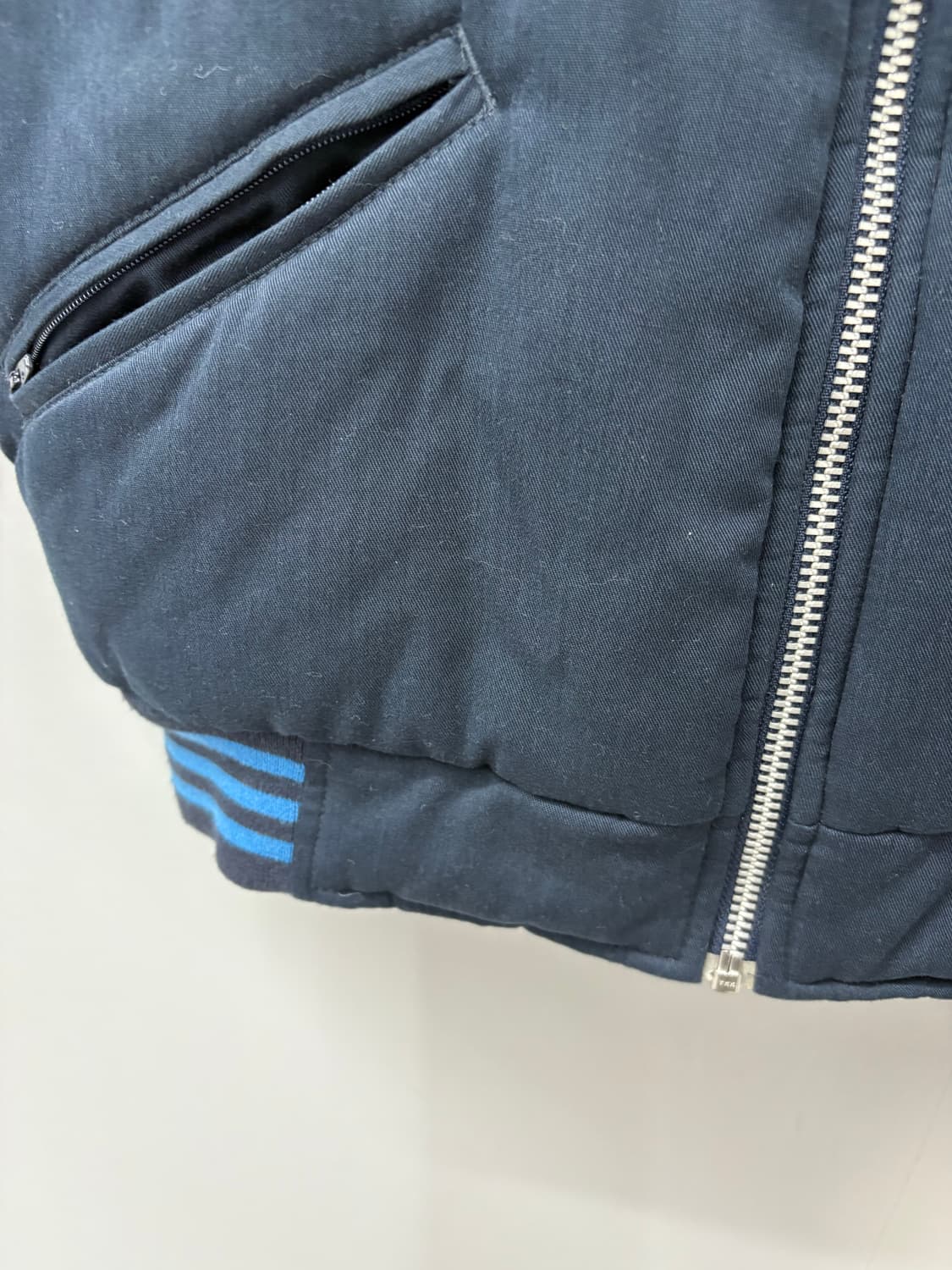 아디다스 네이비 윈터봄버 숏패딩 A3047 상품이미지4