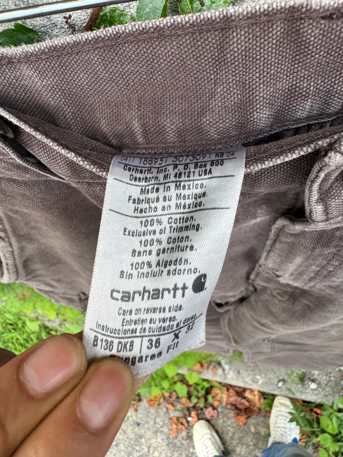 칼하트 b136 distressed 다크브라운 하드페이딩 더블니 팬츠 상품이미지7