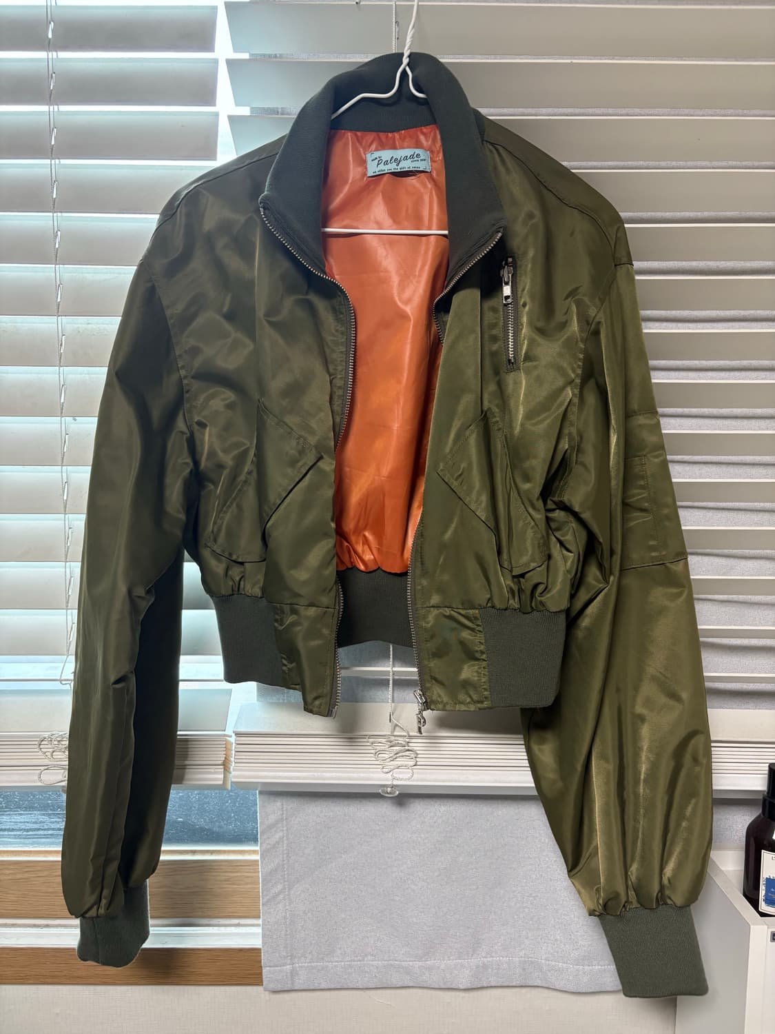 페일제이드 크롭 봄버자켓 상품이미지1