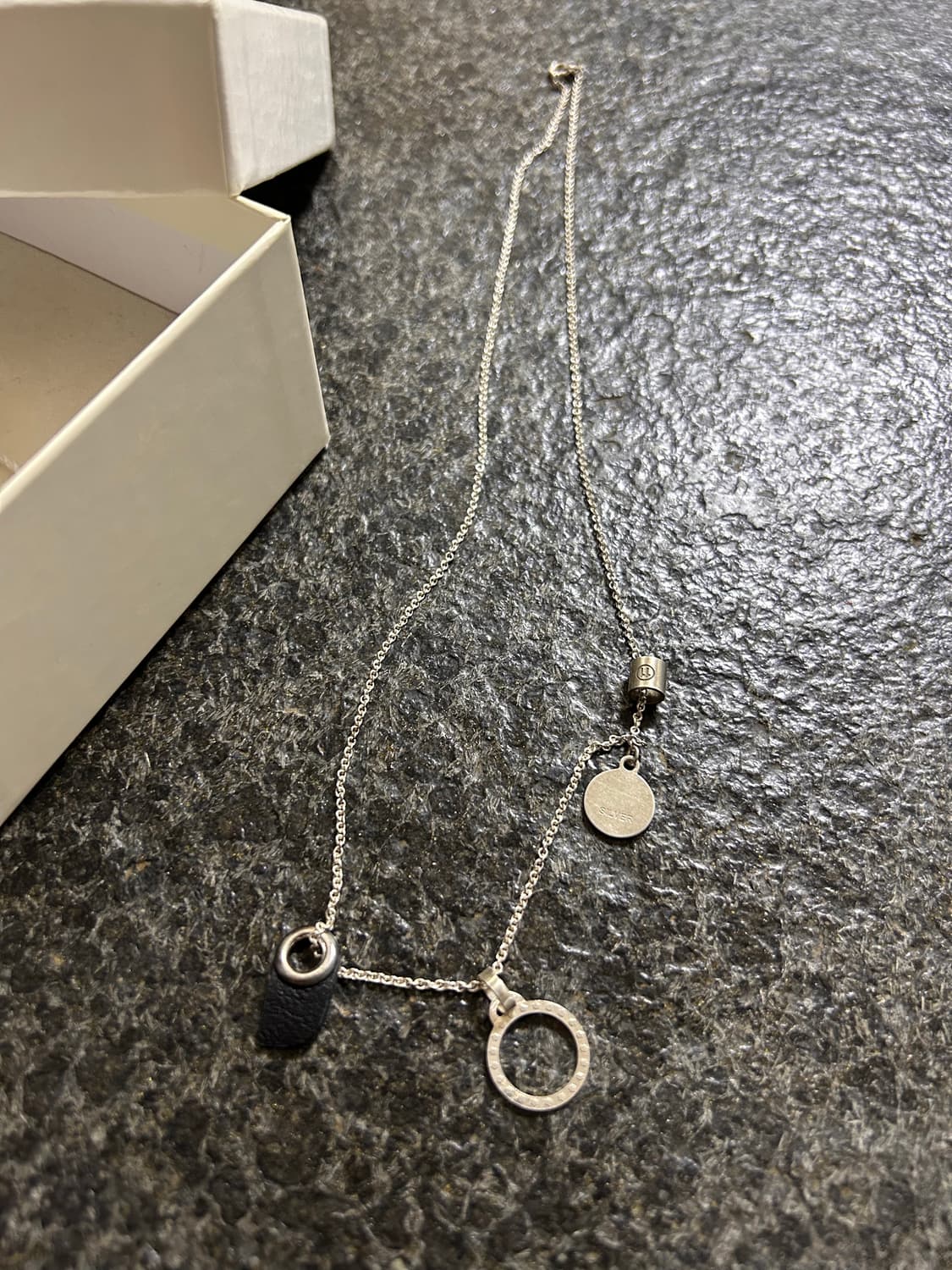 마르지엘라 네 개의 장식 목걸이 상품이미지4